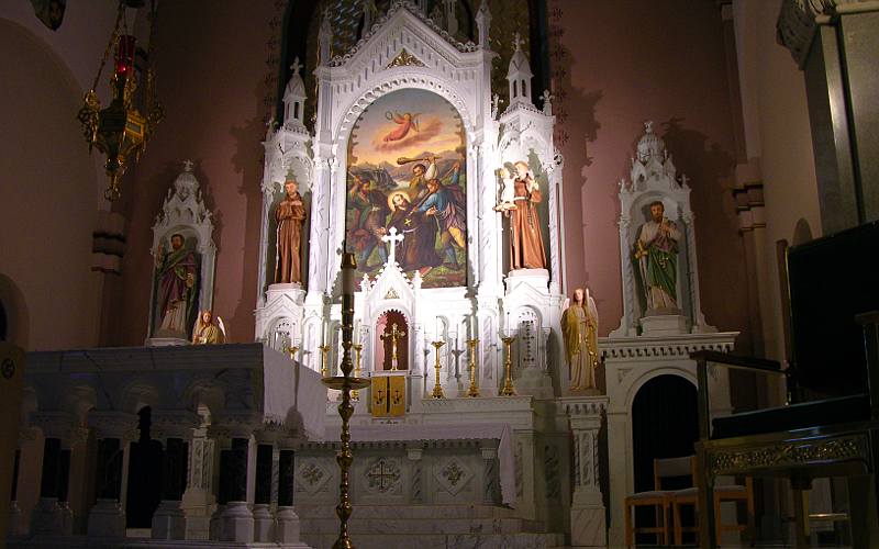 Italian marble altar in the Cathedral of the Plains