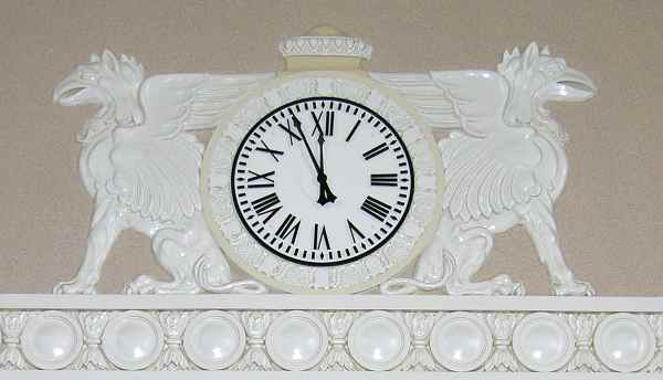 Clock in the Great Overland Station