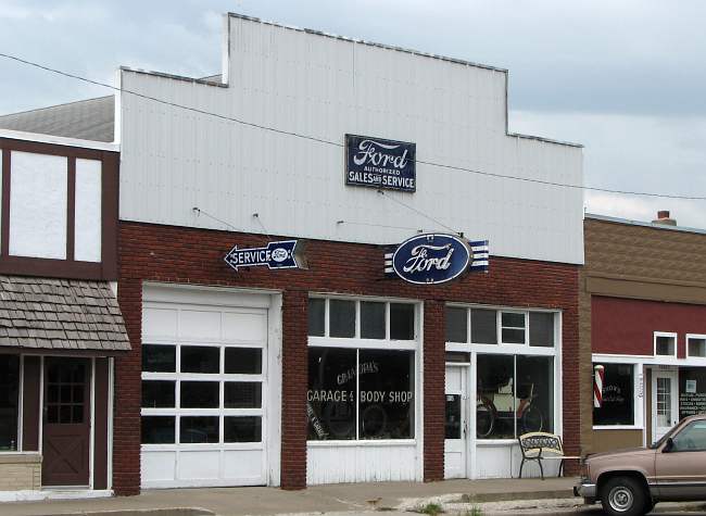 1928 Model T Gargae in DeSoto, Kansas