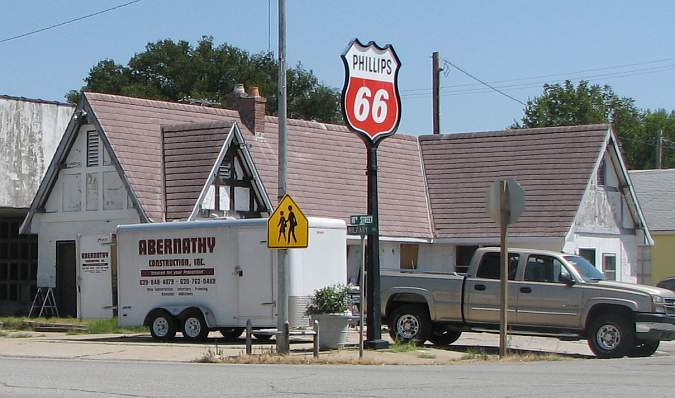 Phillips 66 staion on Route 66 visitors' center