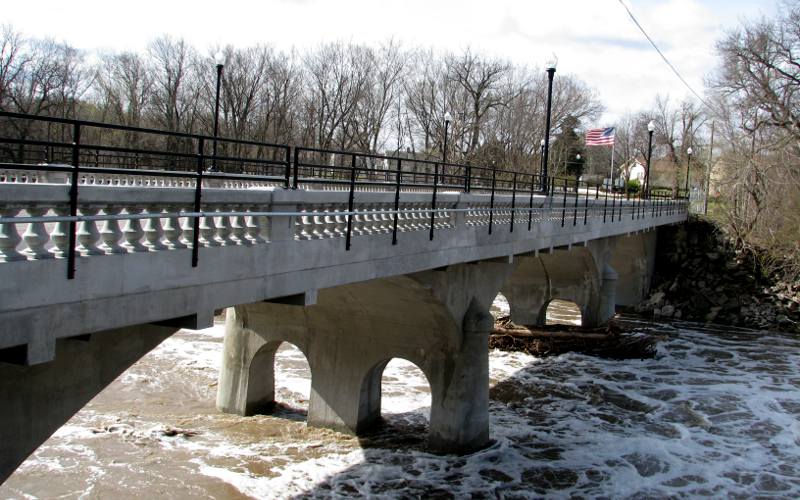 new Cootonwood Falls Bridge