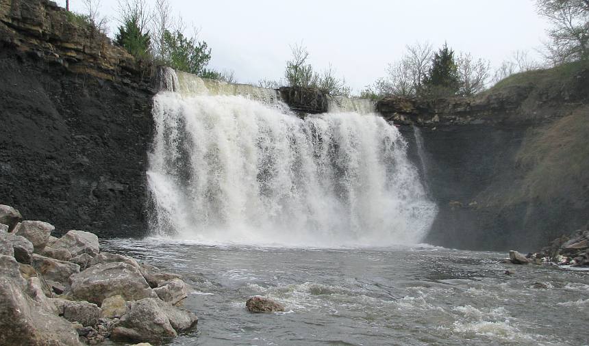 Bourbon Lake Falls in 2009