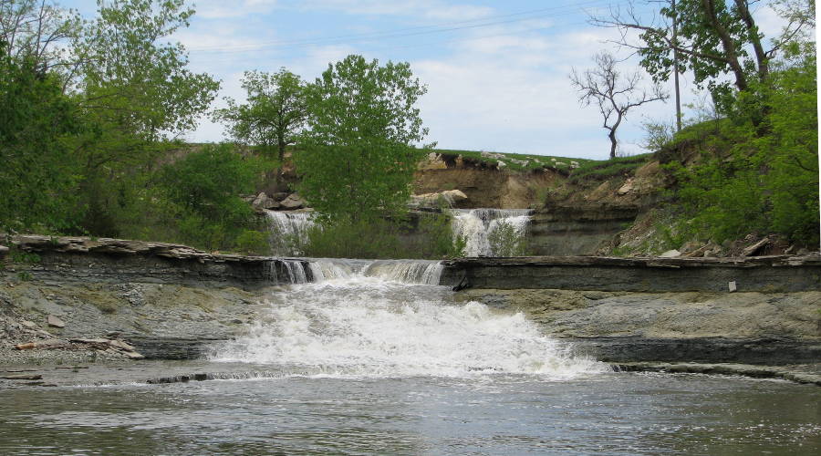 Lake Kahola Waterfall