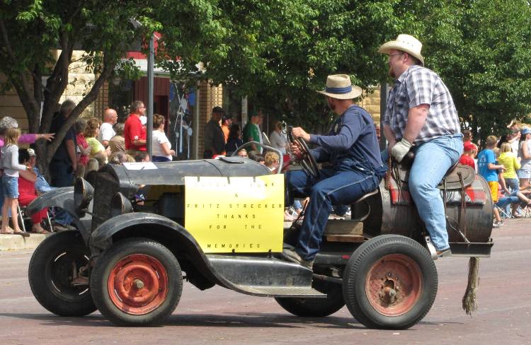Model T Bucking Car - Prairiesta Parade
