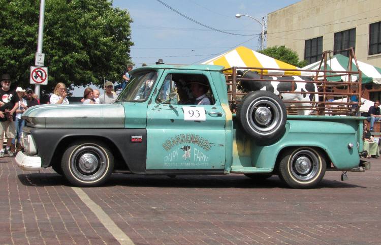 1966 Ford Pick-up Prairiesta Parade