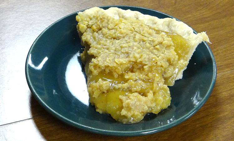 Apple crumb pie - Miracle Cafe