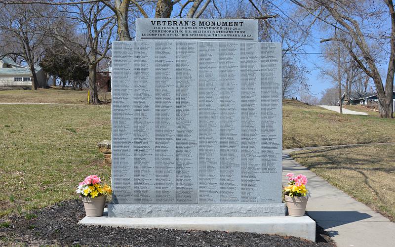 Lecompton Veteran's Monument