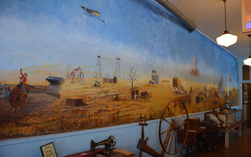 Kingman history mural