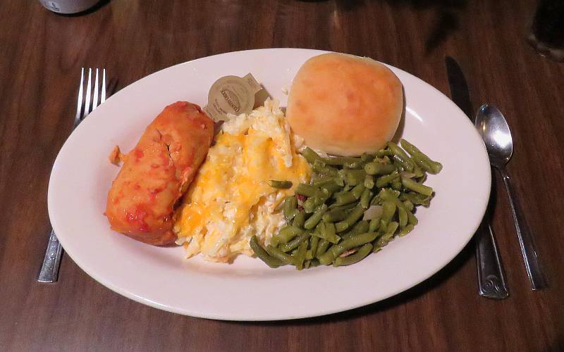 chicken, potato casserole, green beans and roll