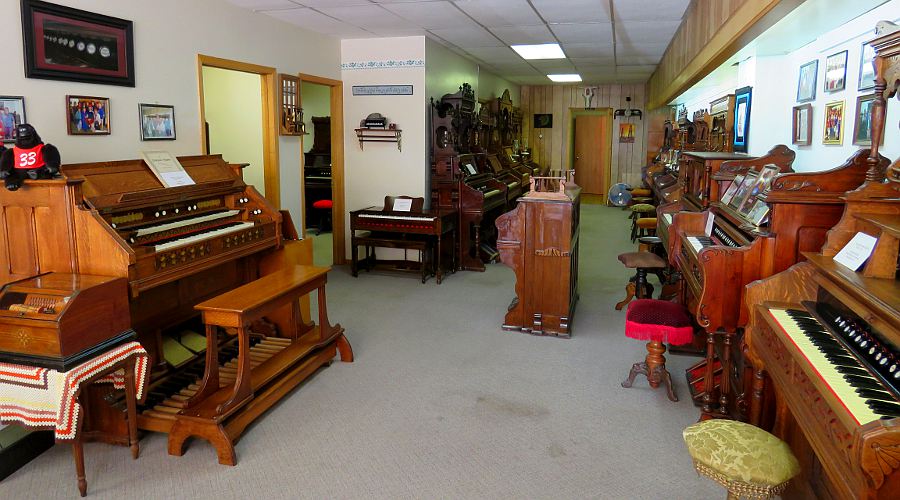Rhea Antique Pump Organ Museum