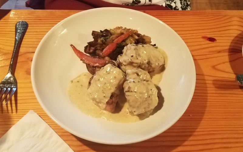grilled pork tenderloin medallions with whiskey and peppercorn cream