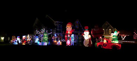 Redbud Lane Christmas - Olathe, Kansas