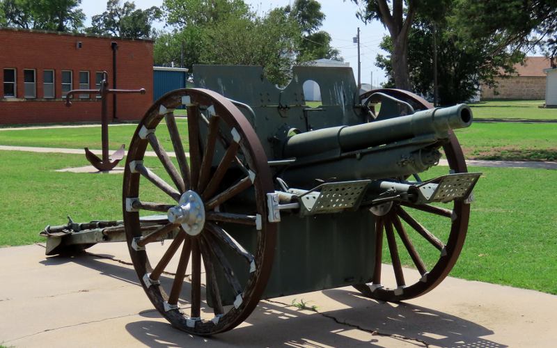 Fort Dodge Kansas Canon and anchor