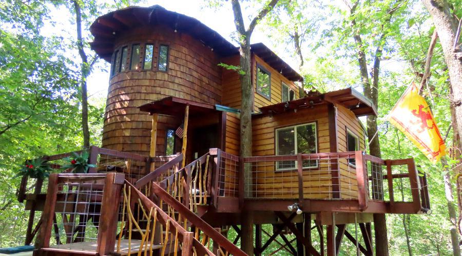 Whispering Elm Treehouse