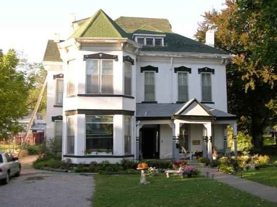 tour this haunted Atchison house