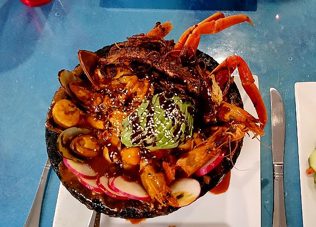 Molcajete de Mariscos Rey - Playa and Mezcal