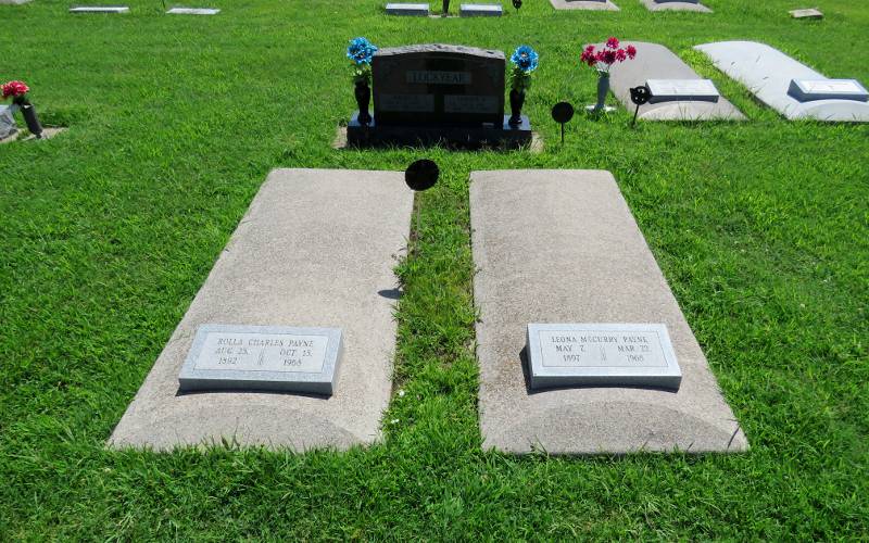 Leona and Rolla Payne graves - Highland Cemetery