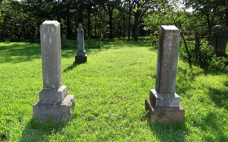 Reverend Joseph Samuel Wright and Frances Allred Wright graves