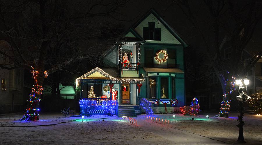 Potwin Place Neighborhood Christmas Display