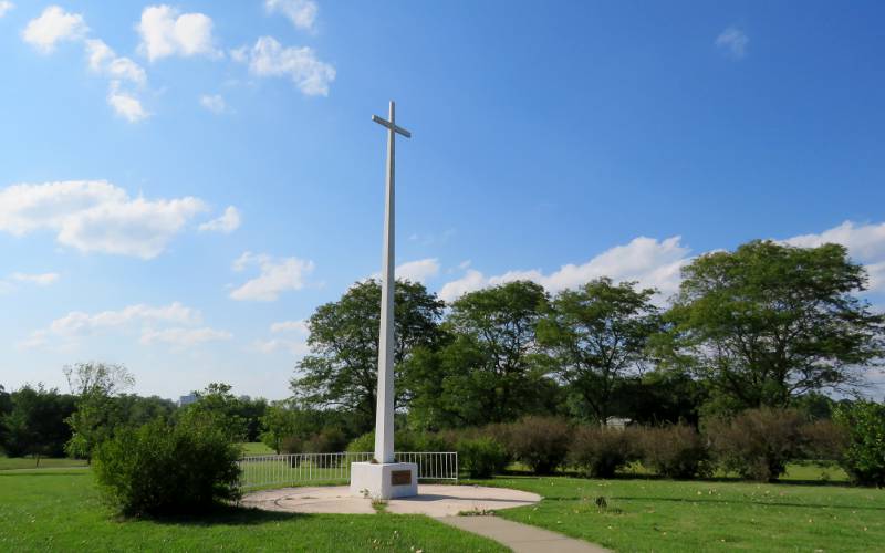 Topeka tornado cross monument