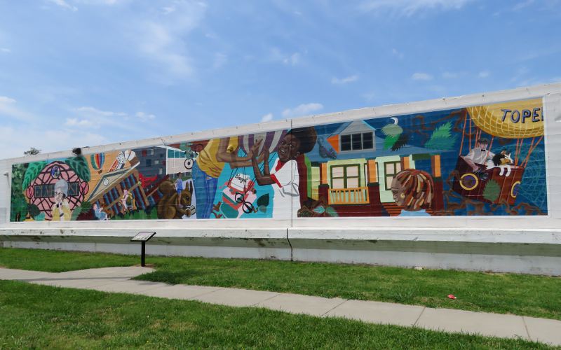 Puttin' Down Roots in Elmhurst - The Great Mural Wall