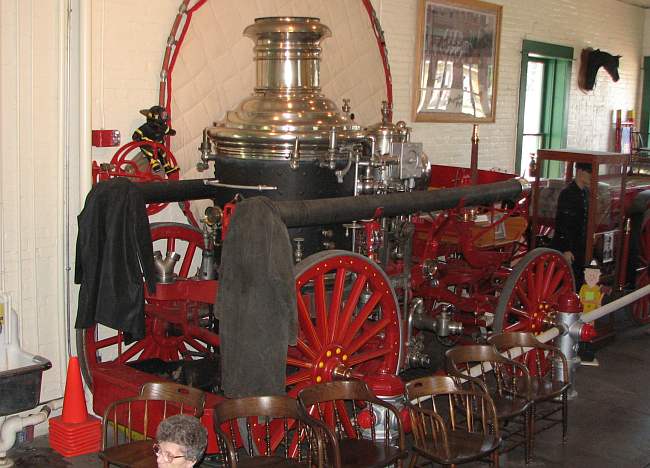 1902 American LaFrance Metropolitan steam powered pumper
